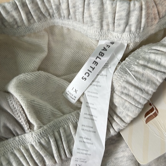 Fabletics lounge shorts plus size 1x new heather gray shorts - Picture 5 of 6